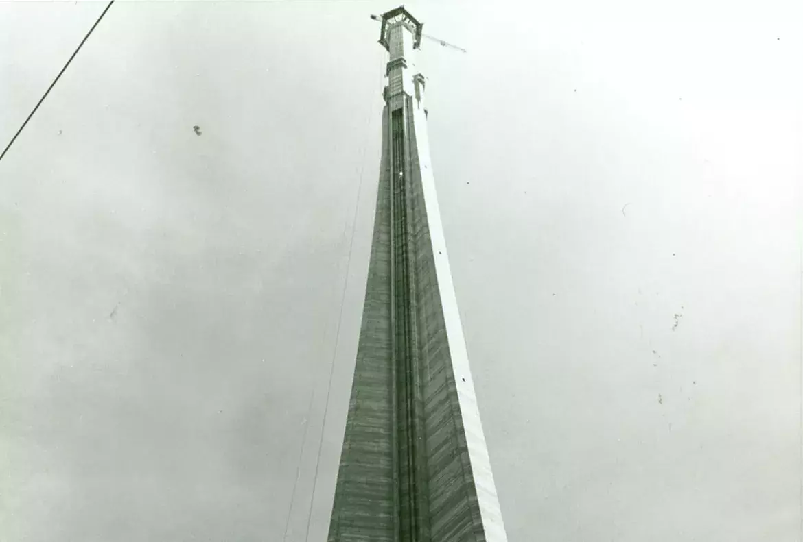 As construction of the Tower continues, the tapered shape of the shaft starts to take form in August 1974.